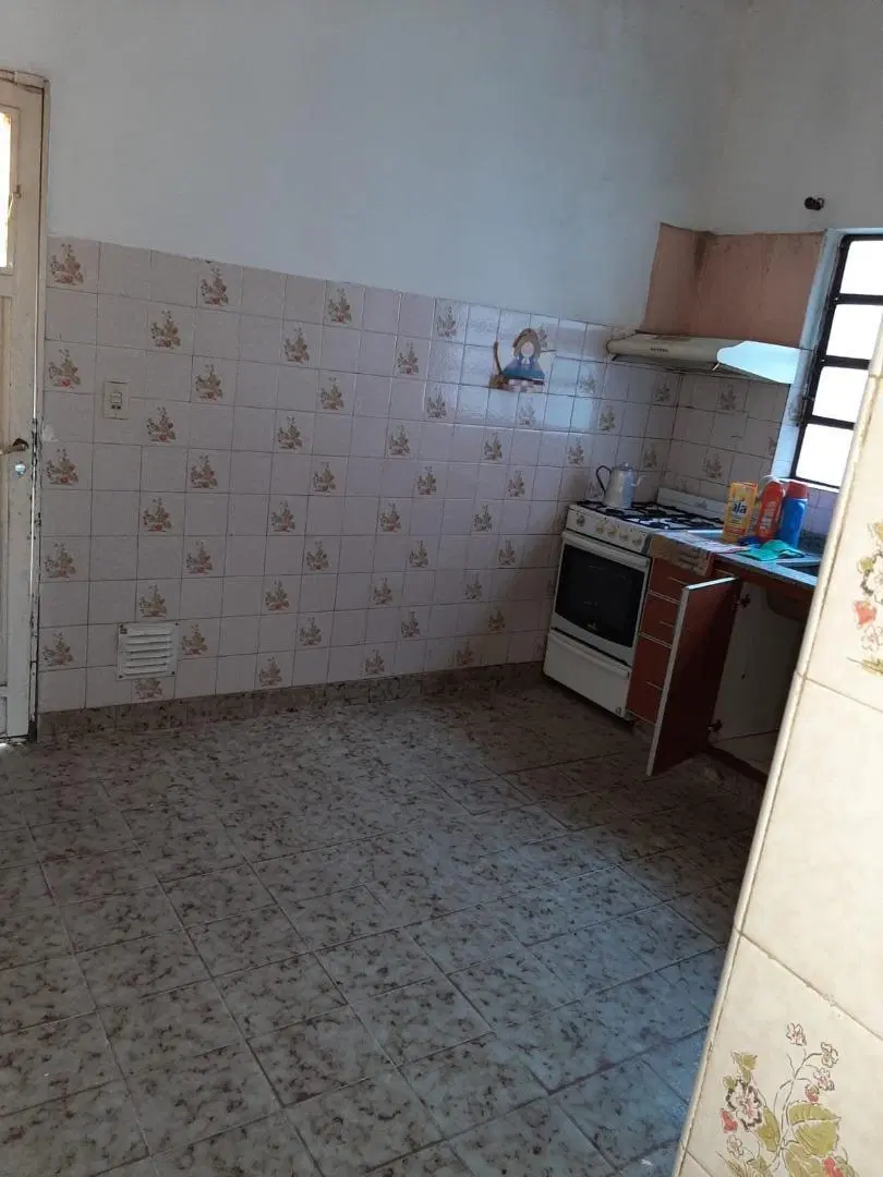 CASA 4 AMBIENTES EN ISIDRO CASANOVA 1