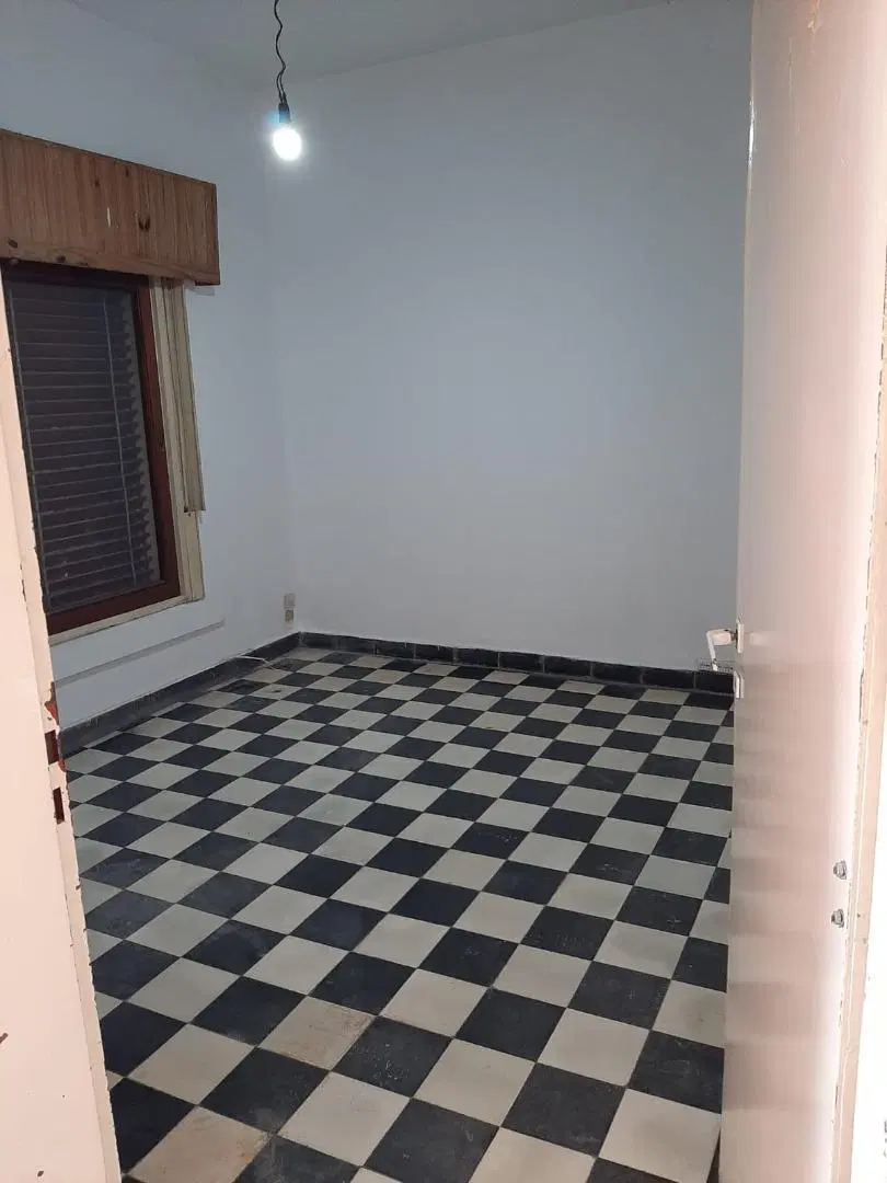 CASA 4 AMBIENTES EN ISIDRO CASANOVA 4