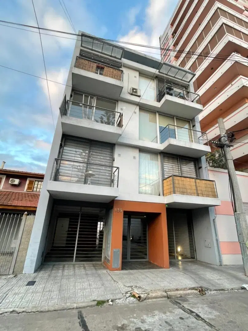 DEPARTAMENTO 2 AMBIENTES C/COCHERA HAEDO NORTE 3