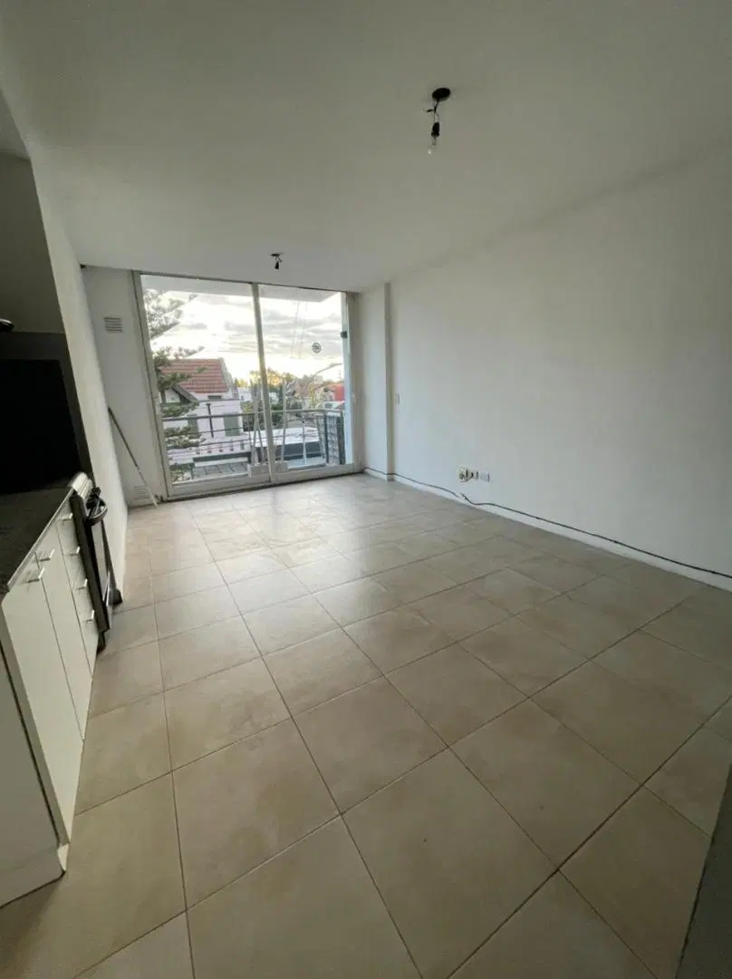 DEPARTAMENTO 2 AMBIENTES C/COCHERA HAEDO NORTE 5