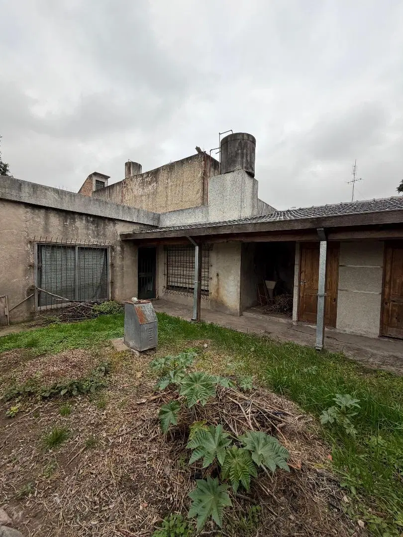 CASA EN VENTA A RECICLAR/DEMOLER 3