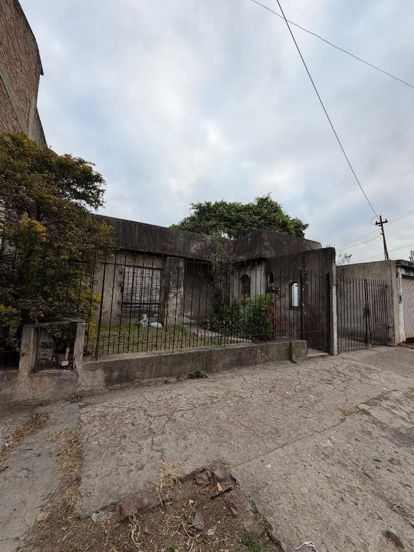 CASA EN VENTA A RECICLAR/DEMOLER 2