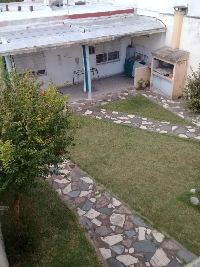 CASA LOTE 8.66 X 29 EXCELENTE ZONA 4