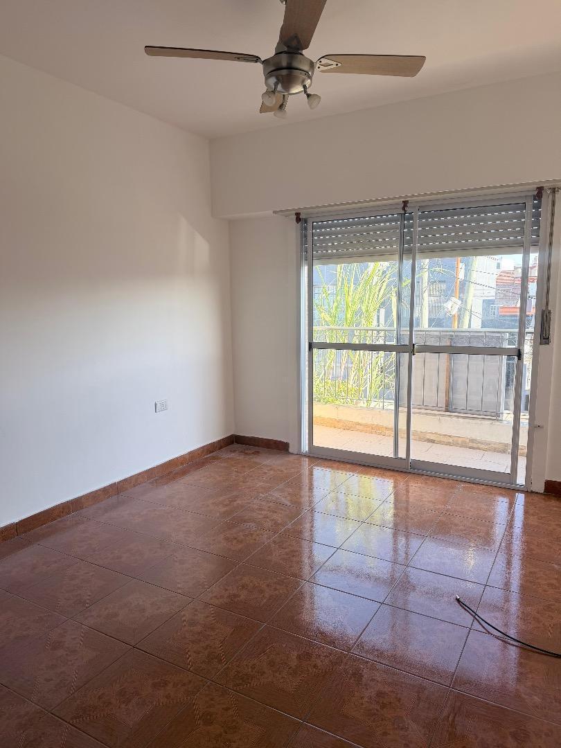 Foto de DEPARTAMENTO DOS AMBIENTES Y MEDIO LUMINOSO EN ALQUILER, imagen 3