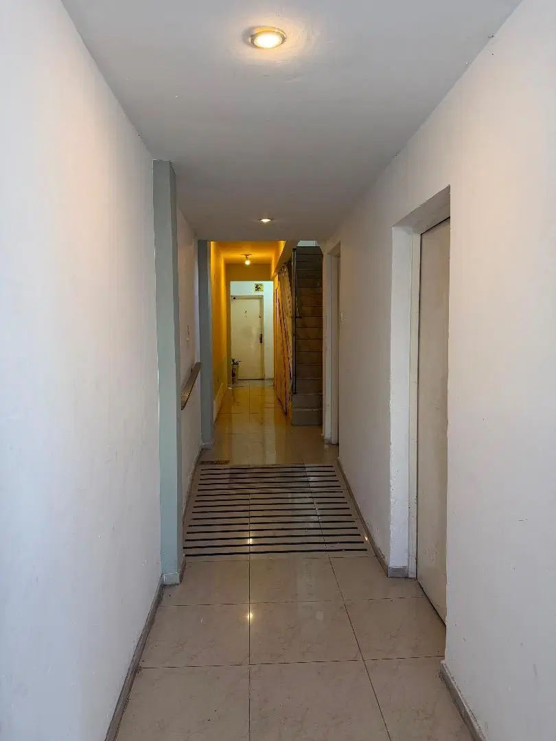 DEPARTAMENTO DOS AMBIENTES CN BALCON, UBICADO EN RAMOS MEJIA 8