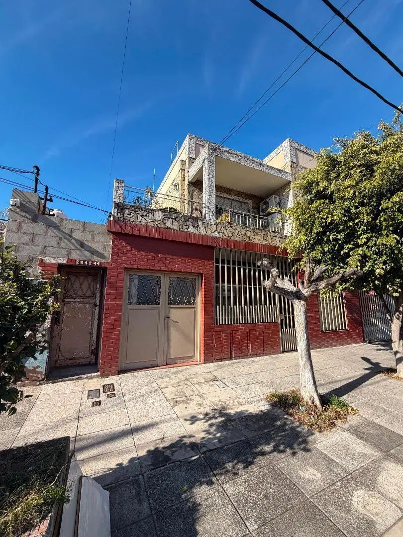 PH 3 AMBIENTES CON LAVADERO Y PATIO EN VILLA LUZURIAGA 3