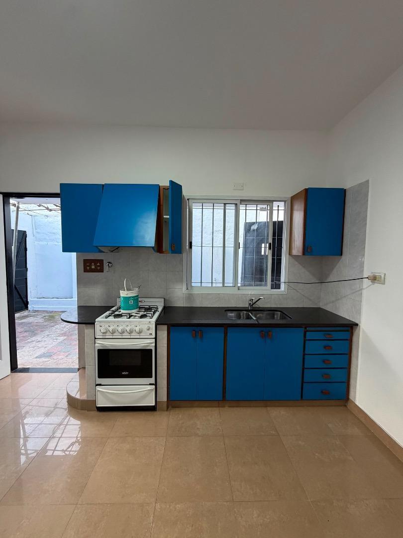 Foto de PH 3 AMBIENTES AL FONDO CON PATIO Y JARDIN., imagen 3