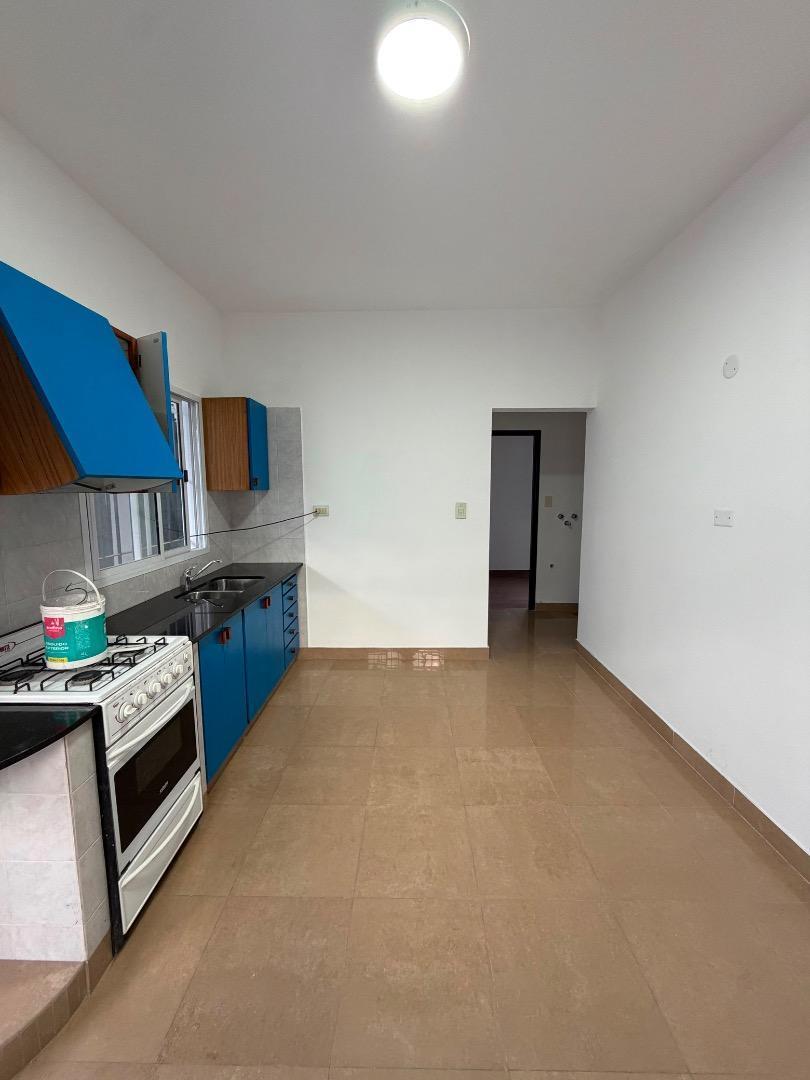 Foto de PH 3 AMBIENTES AL FONDO CON PATIO Y JARDIN., imagen 4