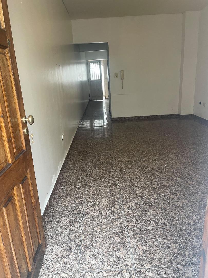 Foto de DUPLEX 3 AMBIENTES + PLAYROOM EN ALQUILER - VILLA LUZURIAGA, imagen 2