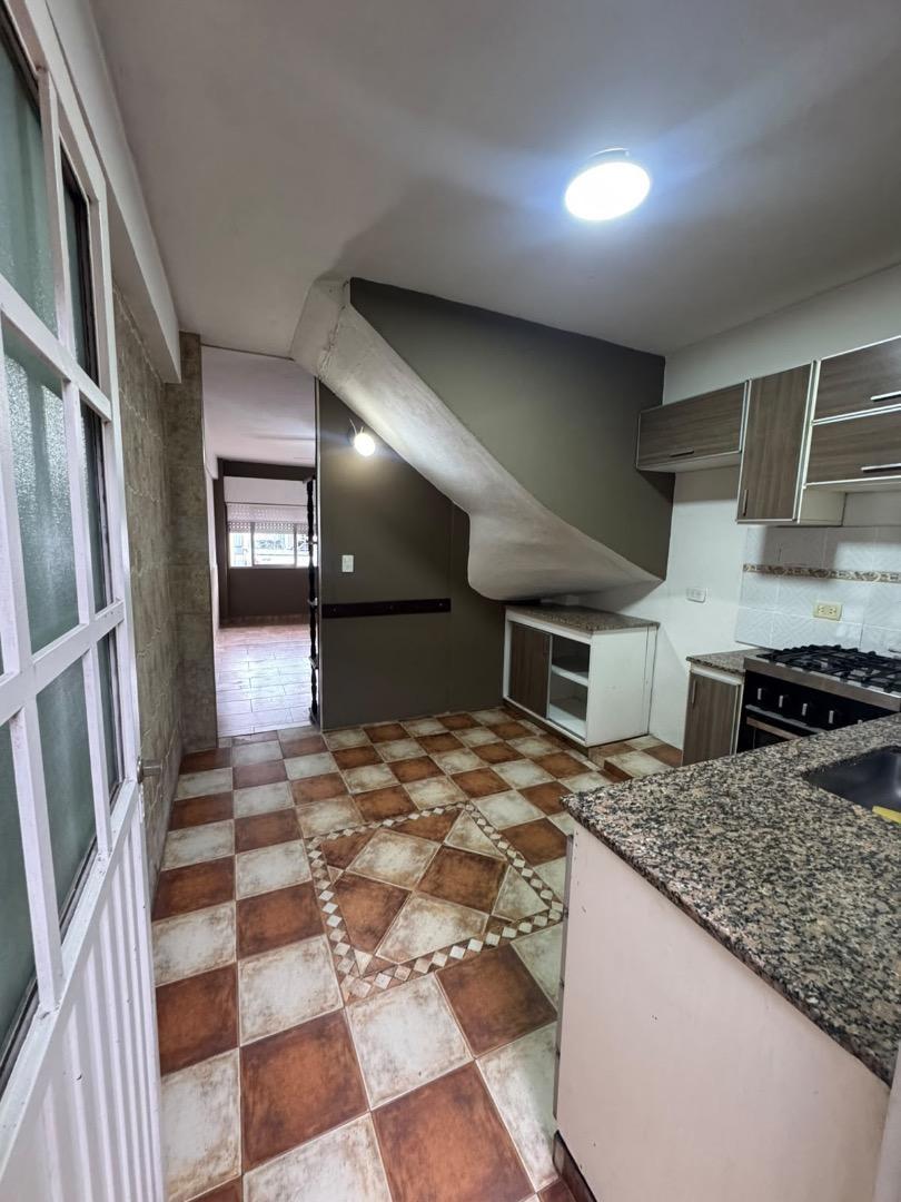 Foto de DUPLEX 3 AMBIENTES EN ALQUILER - VILLA LUZURIAGA, imagen 4