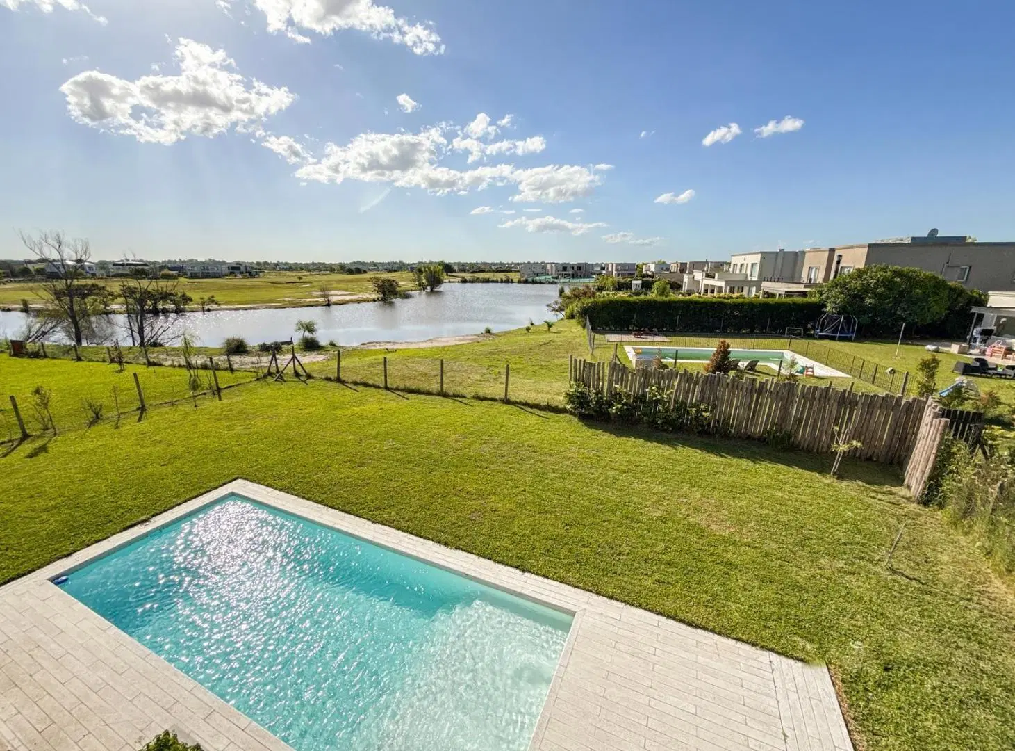 Casa en venta en El Canton Golf Escobar 3