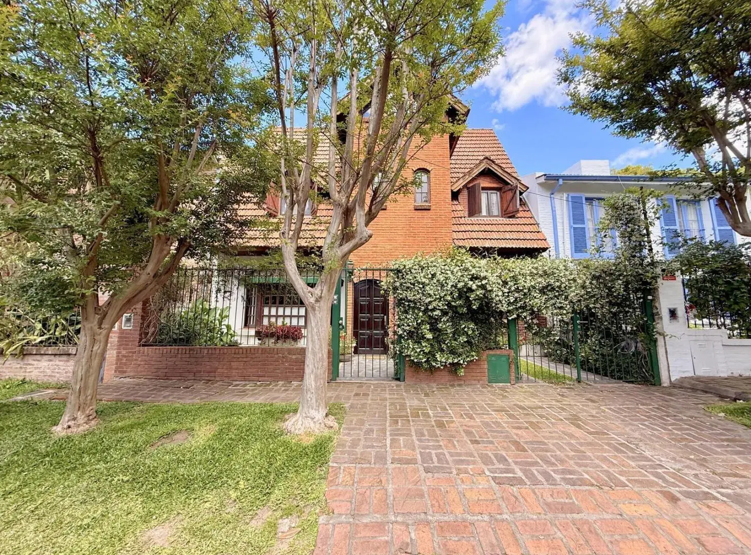 Casa en venta con pileta en el bajo de San Isidro 3