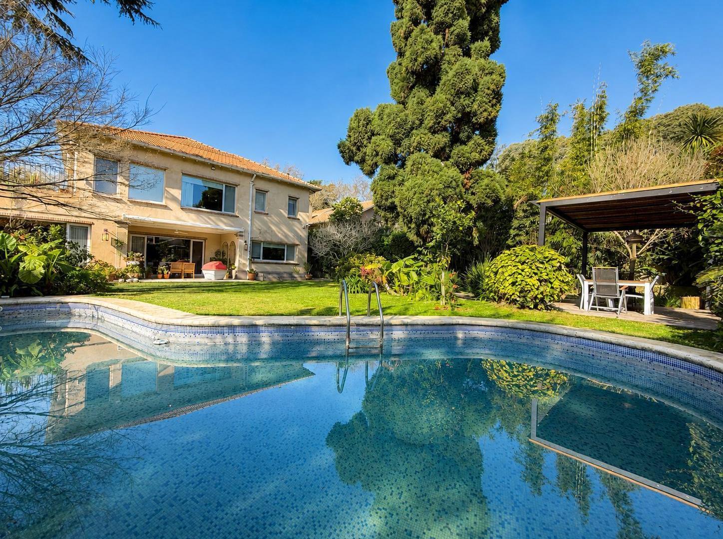 Foto de Casa en venta estilo mediterráneo en Martinez, San Isidro, con jardin y, imagen 1