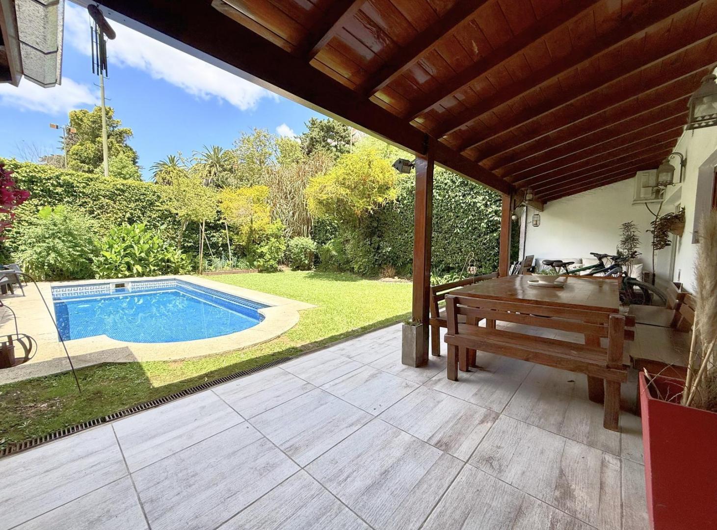Foto de Casa en venta con pileta en el bajo de San Isidro, imagen 2