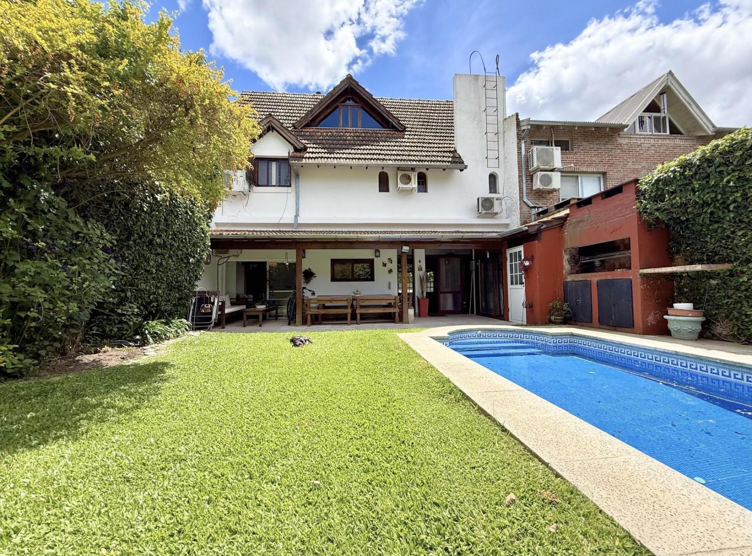 Foto de Casa en venta con pileta en el bajo de San Isidro, imagen 1