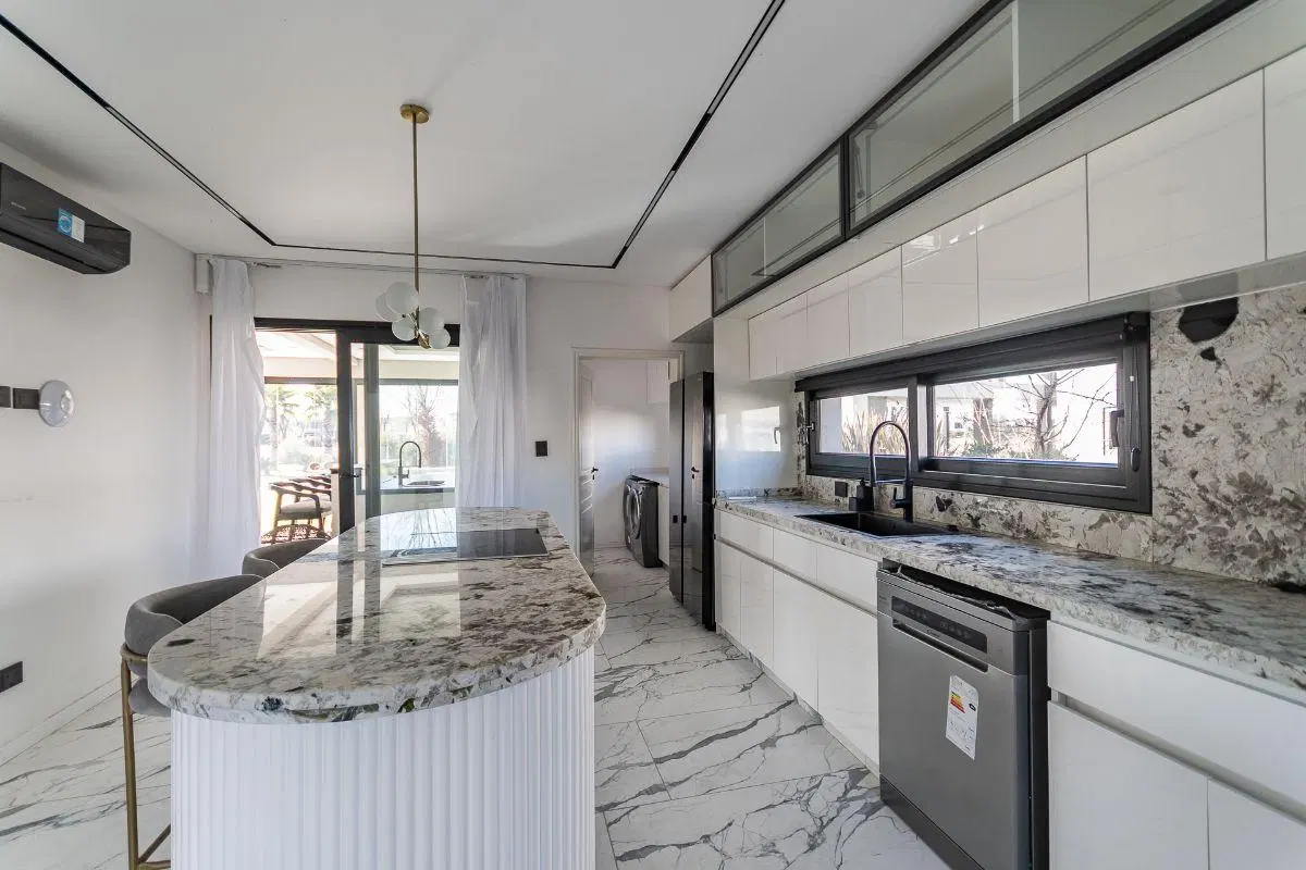 Venta Casa 4 ambientes Barrio Terralagos 8