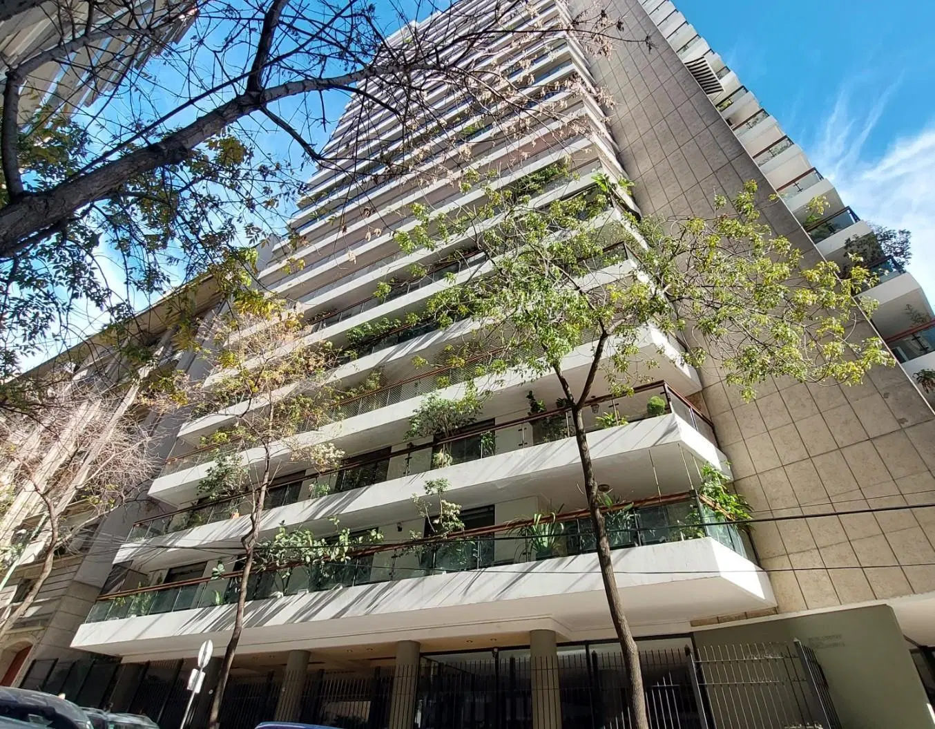 VENTA Libertad y Posadas 4 / 5 dormitorios 2 cocheras 2