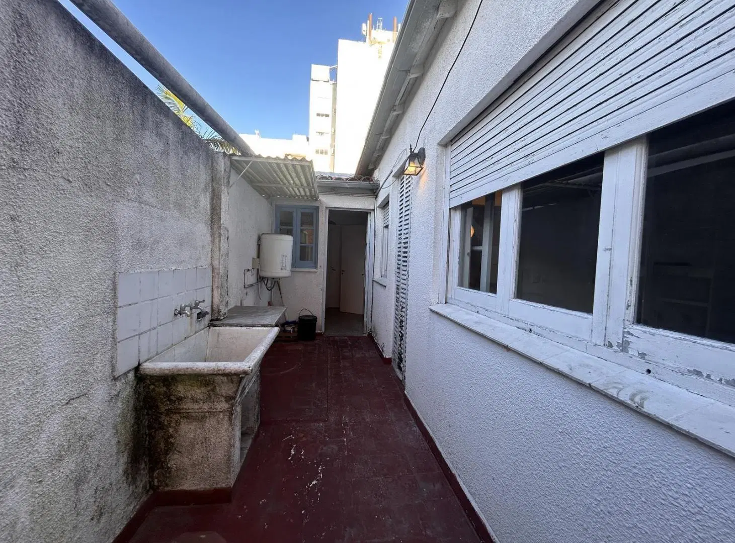 PH EN VENTA 2 AMBIENTES Y PATIO EN MARTINEZ PRIMER PISO 2