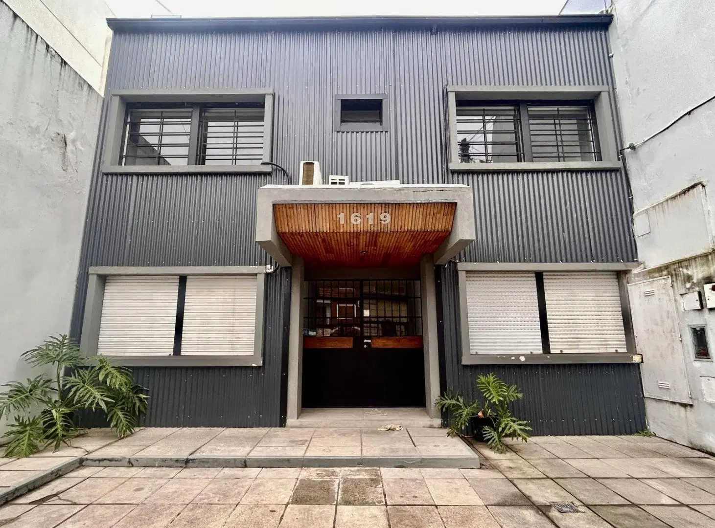 DEPARTAMENTO EN ALQUILER TEMPORARIO MONOAMBIENTE CON PATIO EN VICENTE LOPEZ 3