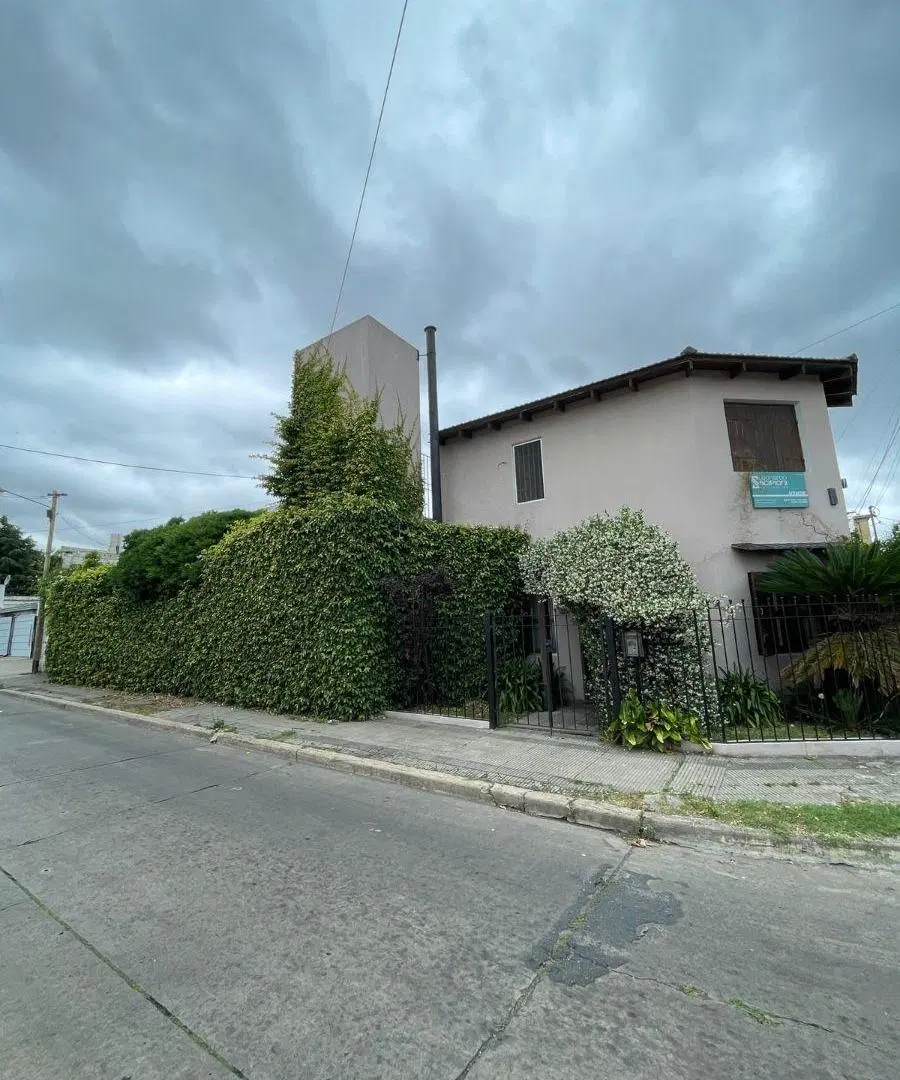 casa en alquiler 6bis y 519 Ringuelet - 3 dormitorios. 1