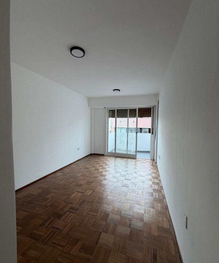 Foto de DEPARTAMENTO DE 1 DORMITORIO EN ALQUILER - ZONA FACULTADES 4 esq 49, imagen 2