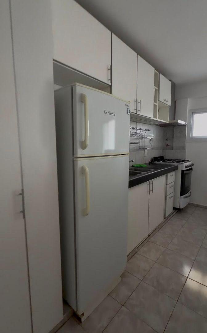 Foto de Departamento de 45 m² con 1 dormitorio en alquiler en La Plata DG 74 y, imagen 3