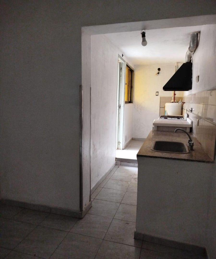 Foto de CASA EN PH 132 E/60 Y 61 LOS HORNOS - 2 DORMITORIOS Y PATIO, imagen 5