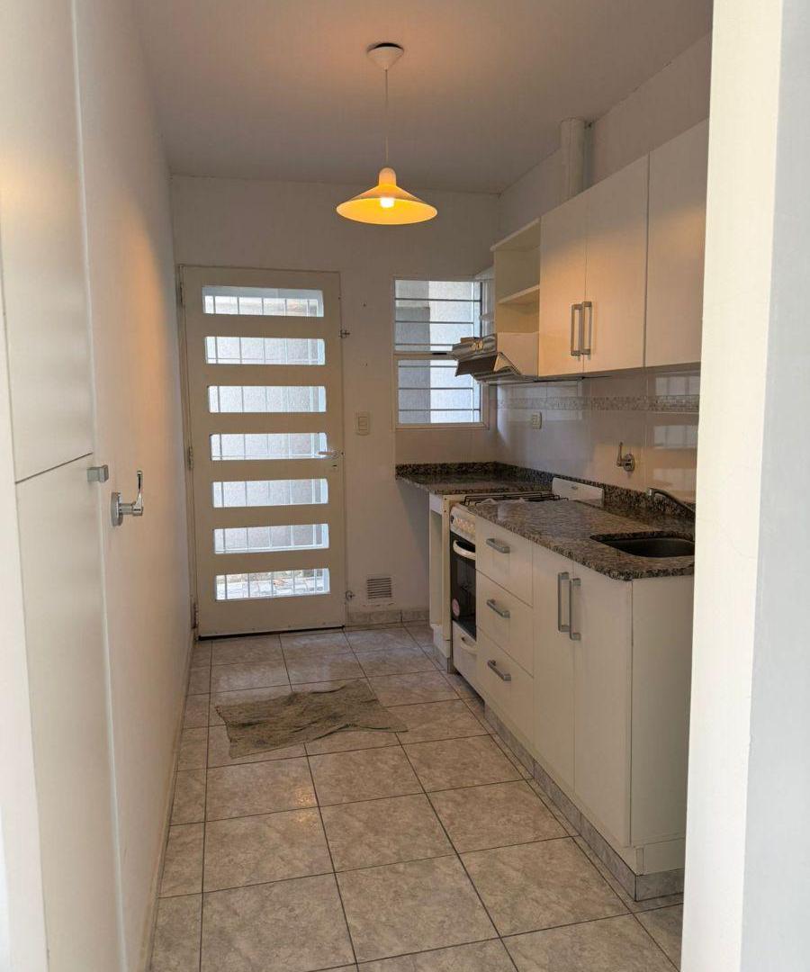 Foto de ALQUILER CASA PH - ROMERO- 168B Y 518 - 1 DORMITORIO + PATIO, imagen 4