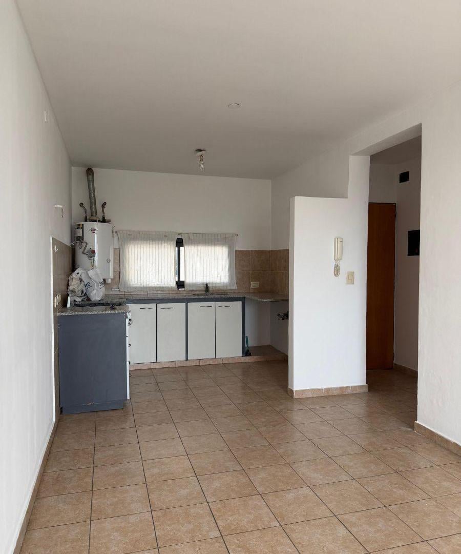 Foto de DEPARTAMENTO DOS DORMITORIOS AL FRENTE 20 Y 62, imagen 1