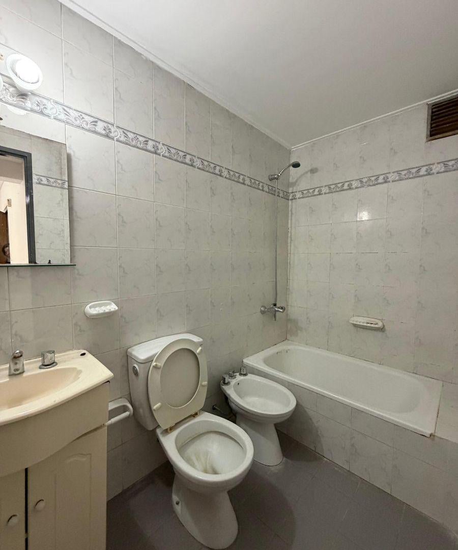 Foto de DEPARTAMENTO 12 E/ 46 Y 47 1 DORMITORIO -* LA PLATA, imagen 5