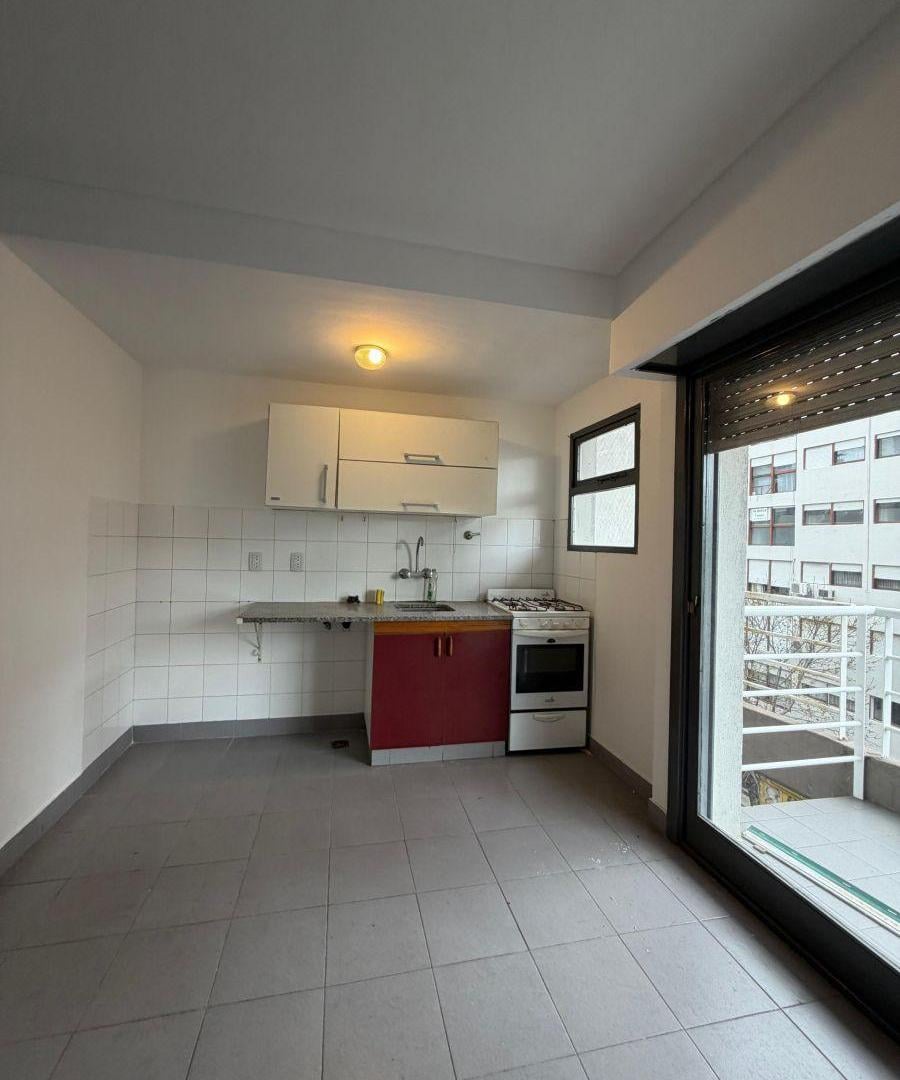 Foto de DEPARTAMENTO 12 E/ 46 Y 47 1 DORMITORIO -* LA PLATA, imagen 1