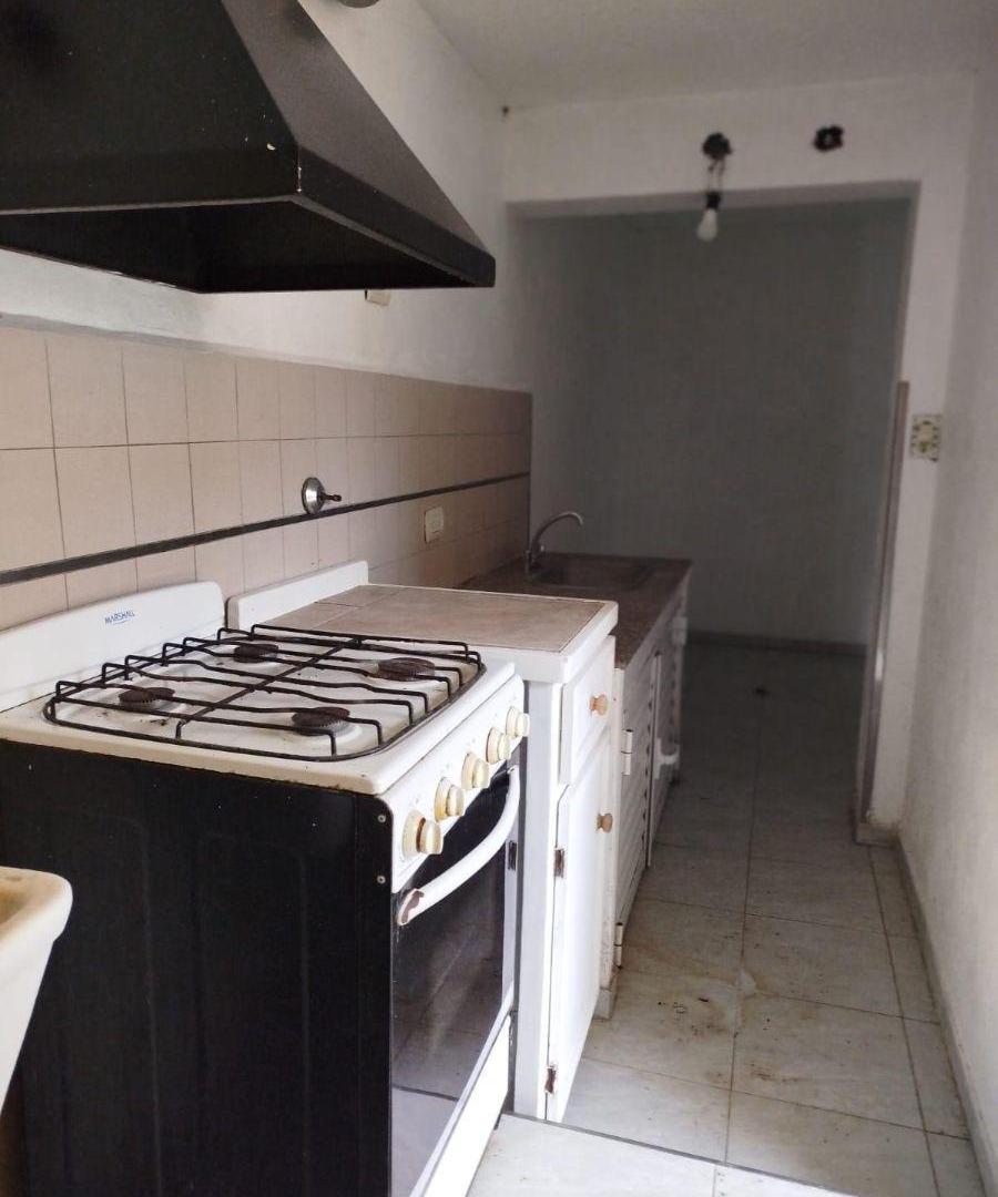 Foto de CASA EN PH LOS HORNOS 132 Y 60 - 2 DORMITORIOS Y PATIO, imagen 5