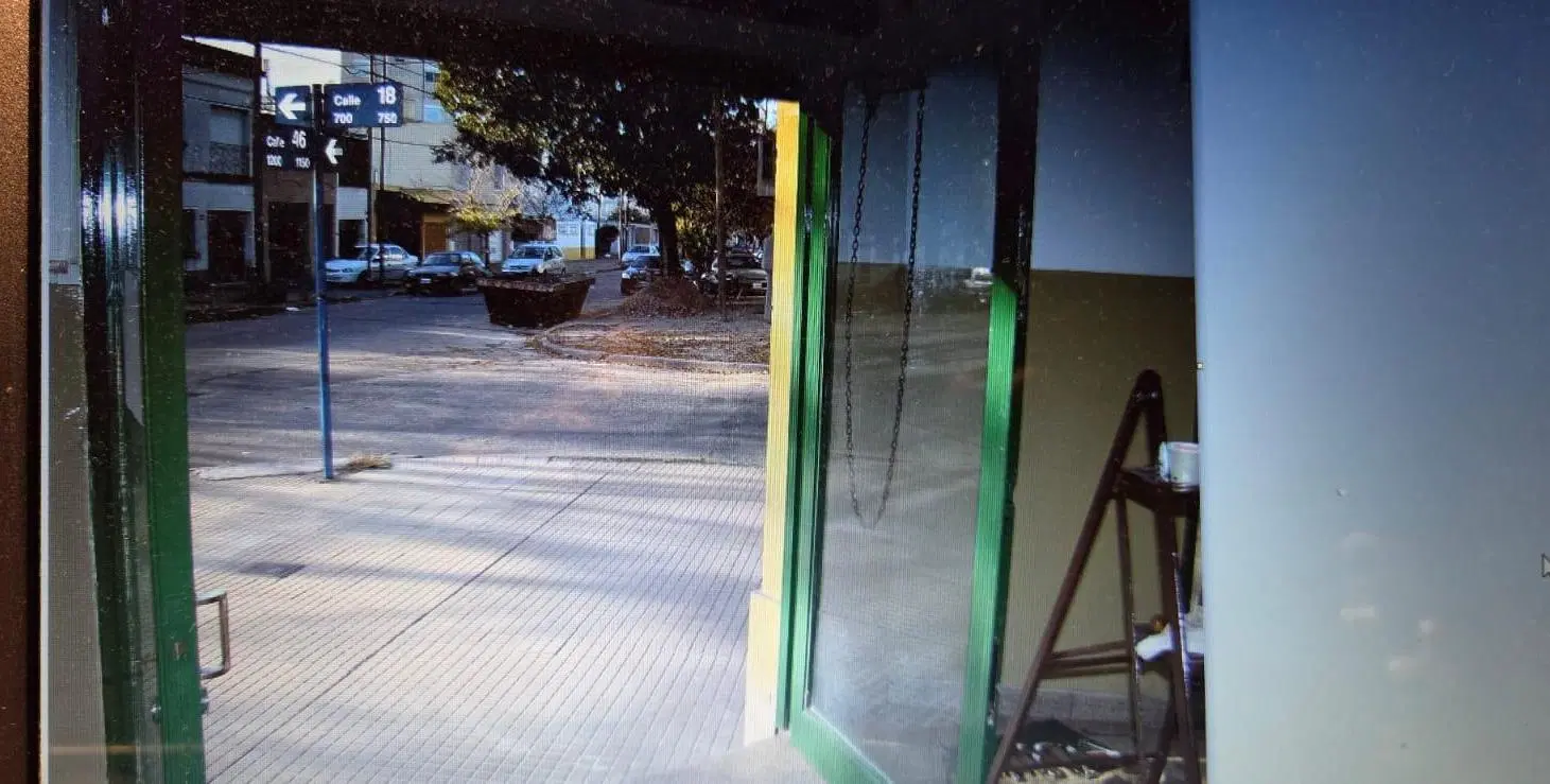 Local en La Plata 2