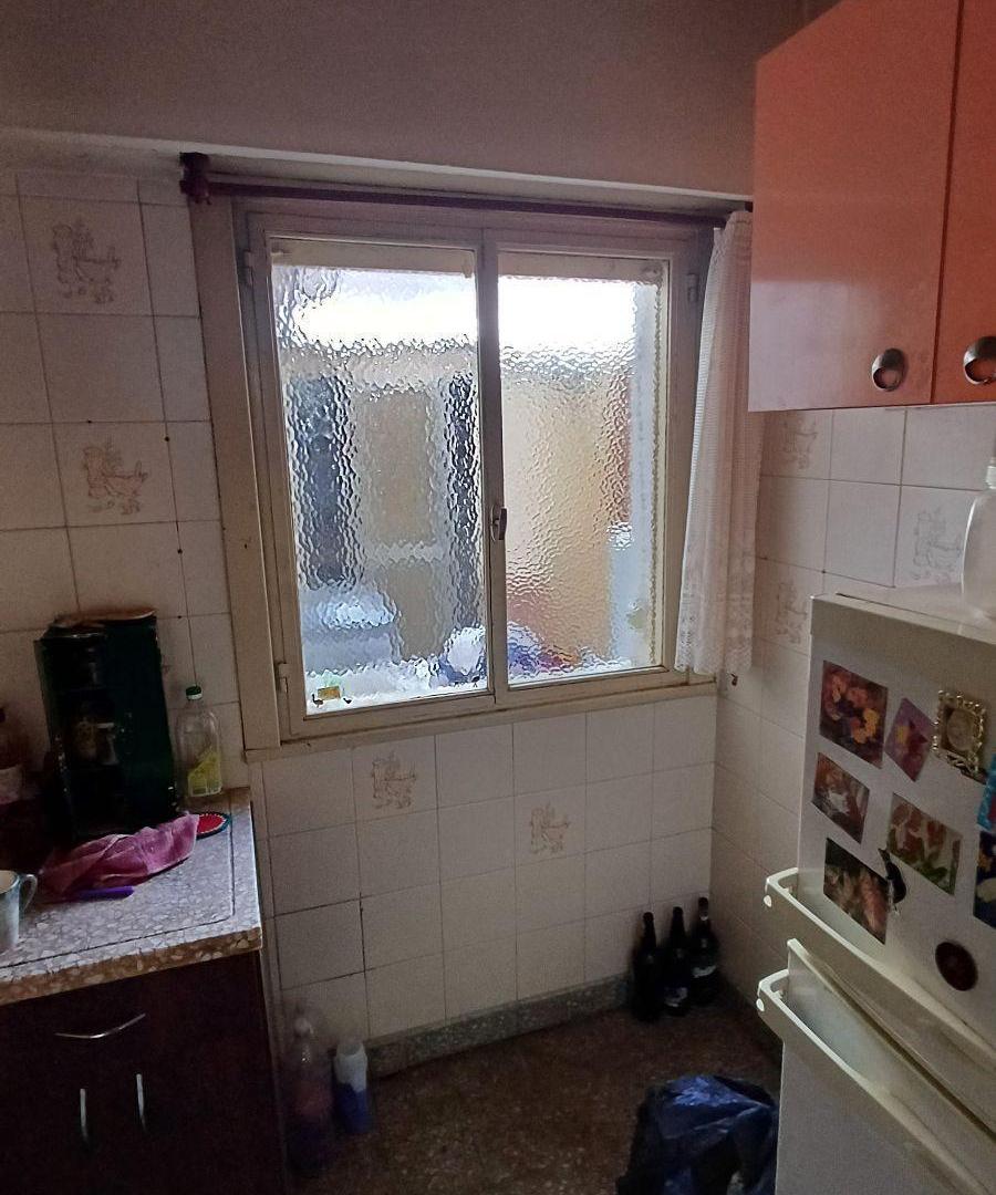 Foto de PH en venta por pasillo con 2 dormitorios y patio. Sin expensas, imagen 2