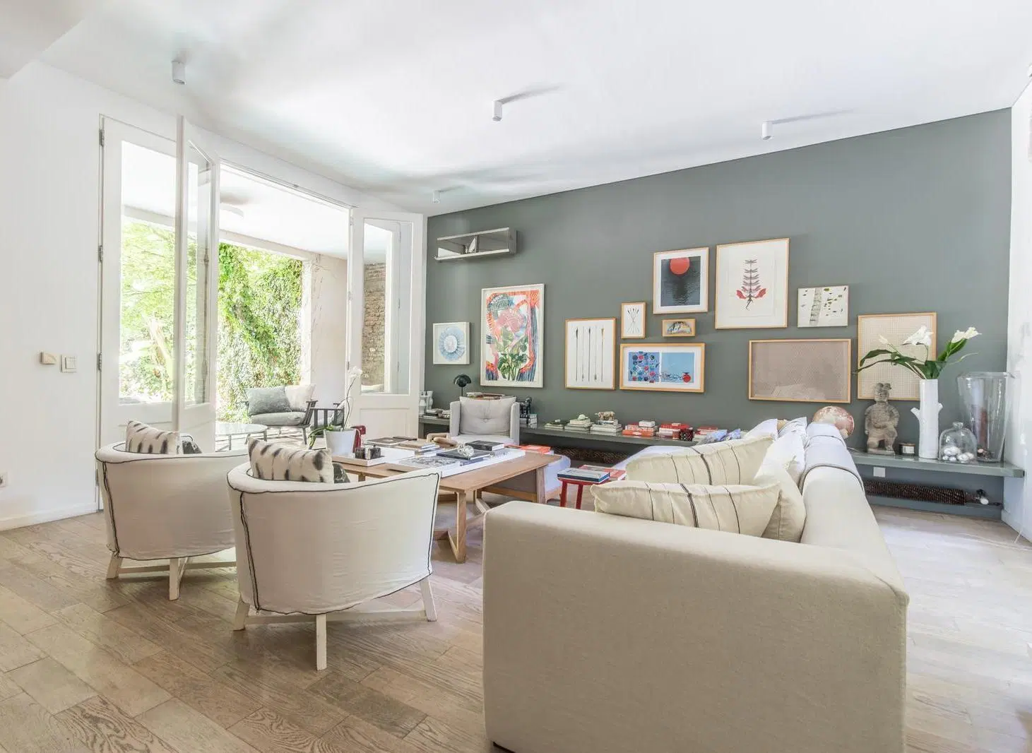 Casa Moderna en venta en Bajo Belgrano. 5 ambientes. Jardín y Pileta. 3