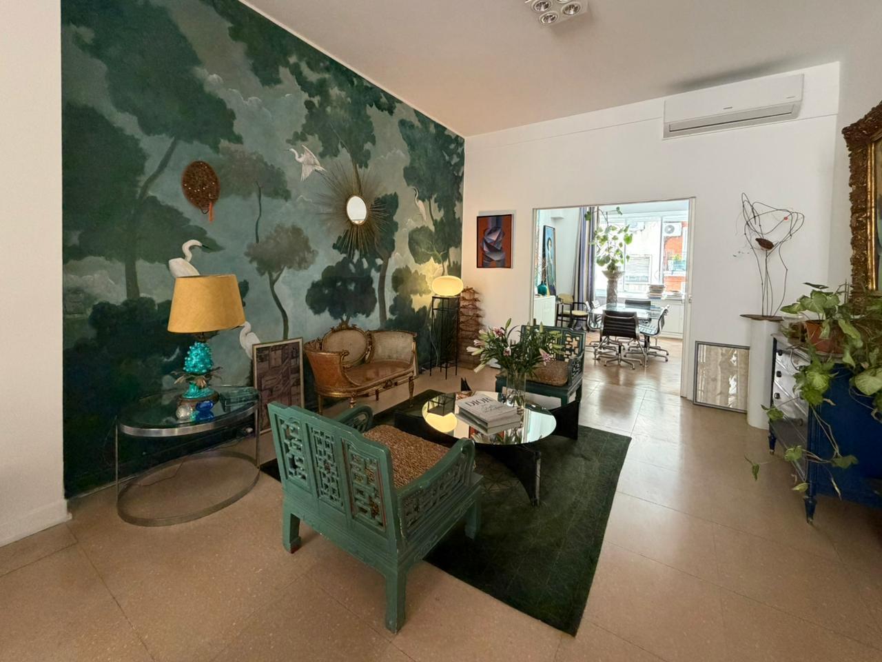 Foto de Departamento Racionalista en venta en Retiro. 2 Dormitorios. Luminoso., imagen 2
