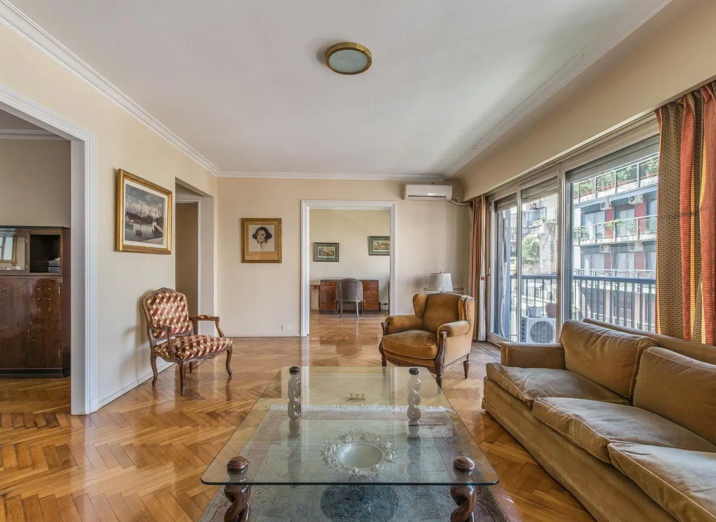 Departamento en venta en Recoleta. Piso alto. 3 dormitorios. Cochera fija. Seguridad. Luminoso. 2