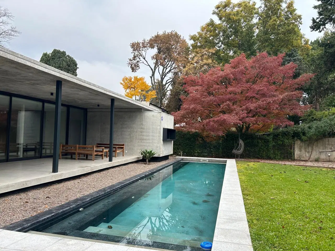 Casa en venta a estrenar en Las Lomas de San Isidro. 3 dorm. Pileta. 4