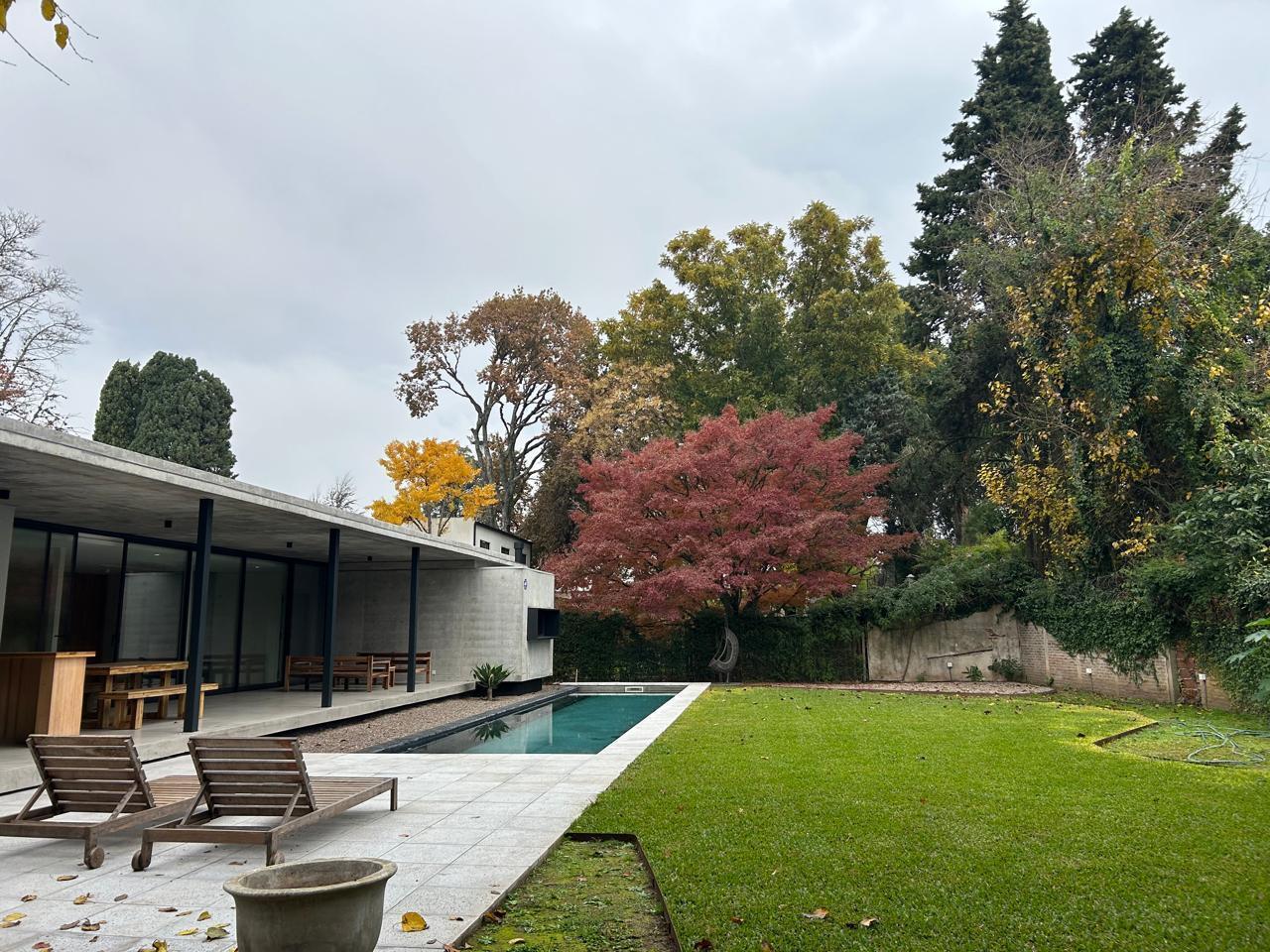 Casa en venta a estrenar en Las Lomas de San Isidro. 3 dorm. Pileta.