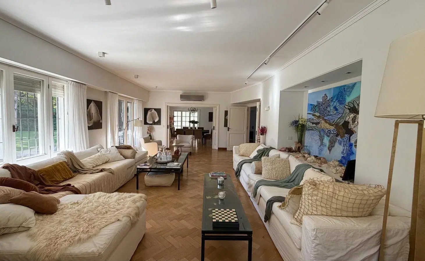 Casa en venta en Martinez. 3 dormitorios. Escritorio. Playroom. Jardín. Pileta. Quincho. 8