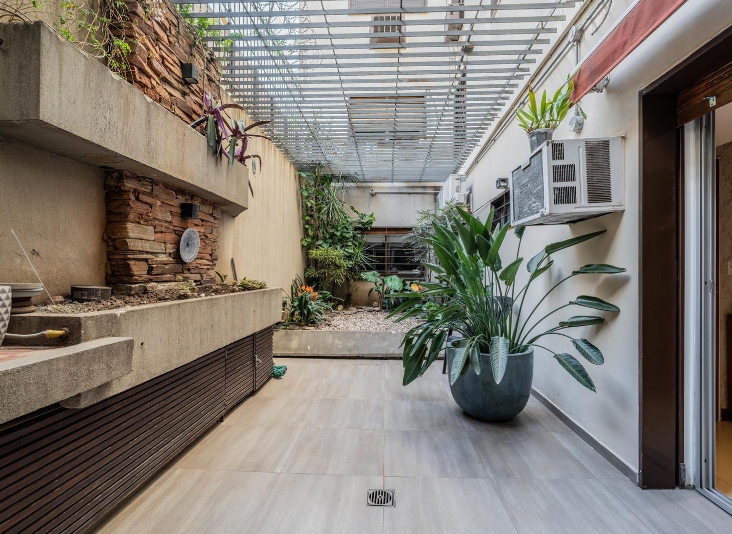 Foto de Departamento en venta en Belgrano C. 4 dorm. 2 cocheras. Seguridad, imagen 1