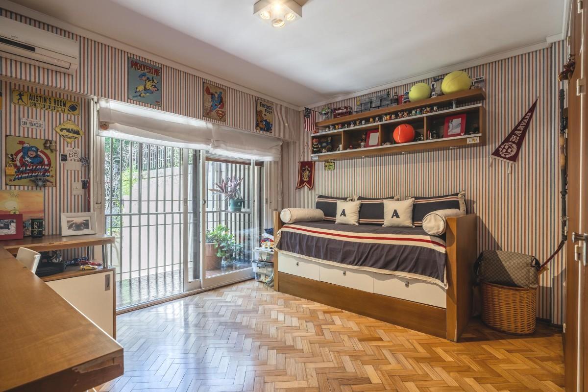 Foto de Departamento en venta en Belgrano C. 4 dorm. 2 cocheras. Seguridad, imagen 4