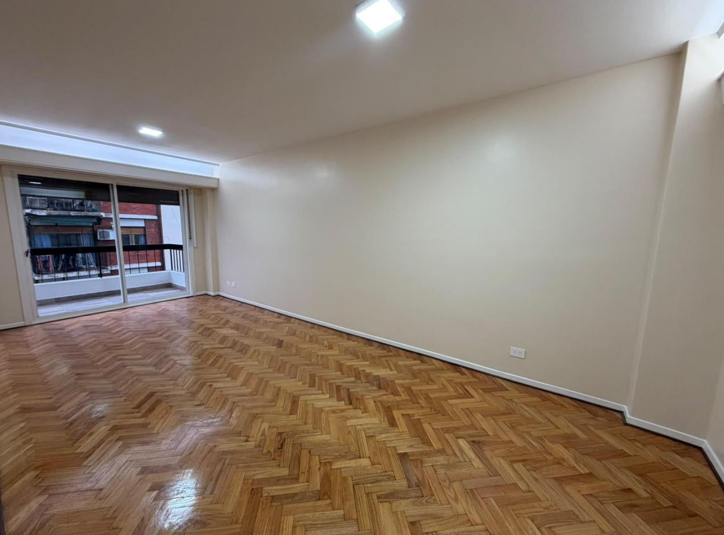 Foto de Venta Departamento Tres Ambientes con Cochera, imagen 1