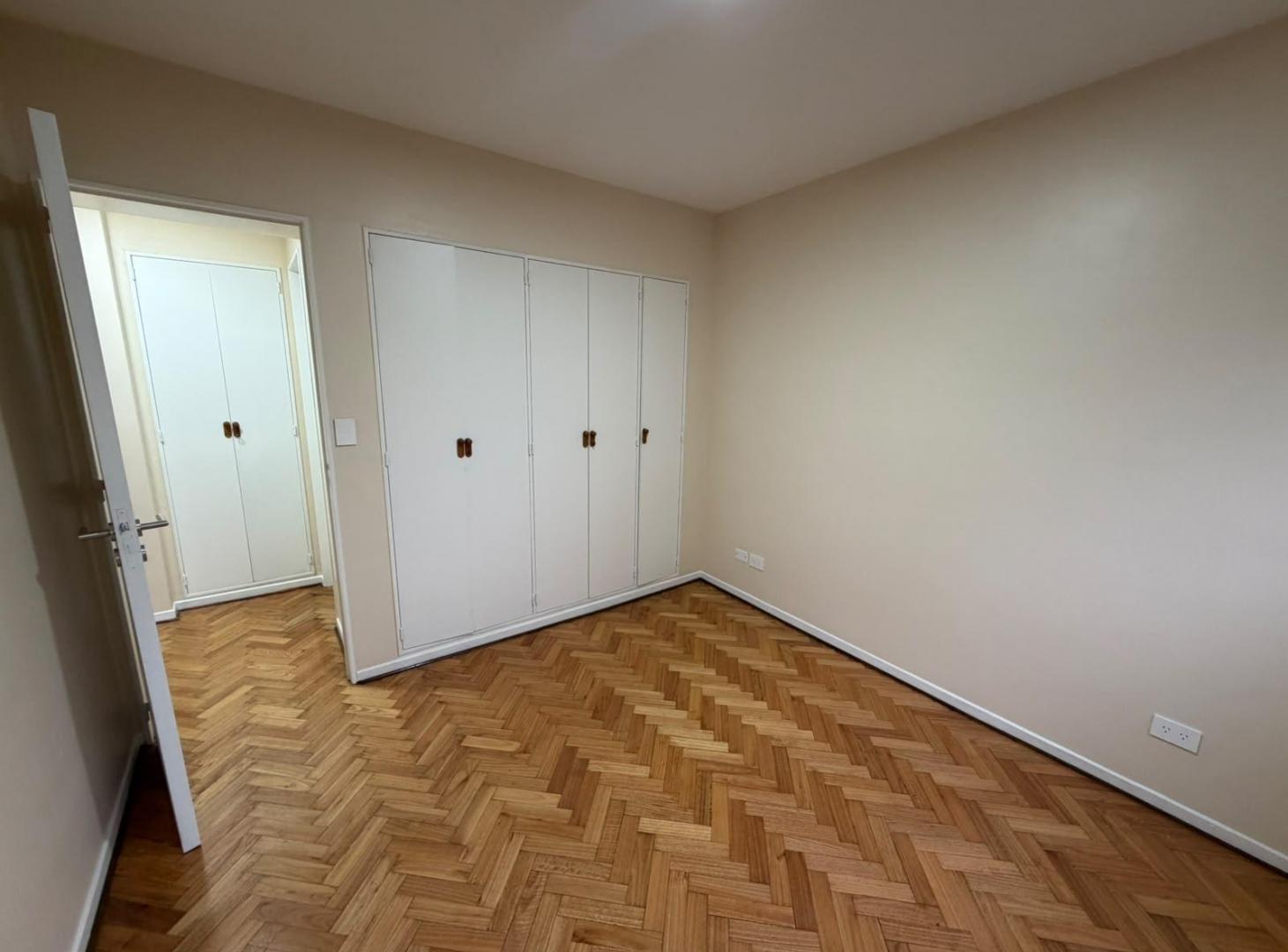Foto de Venta Departamento Tres Ambientes con Cochera, imagen 2