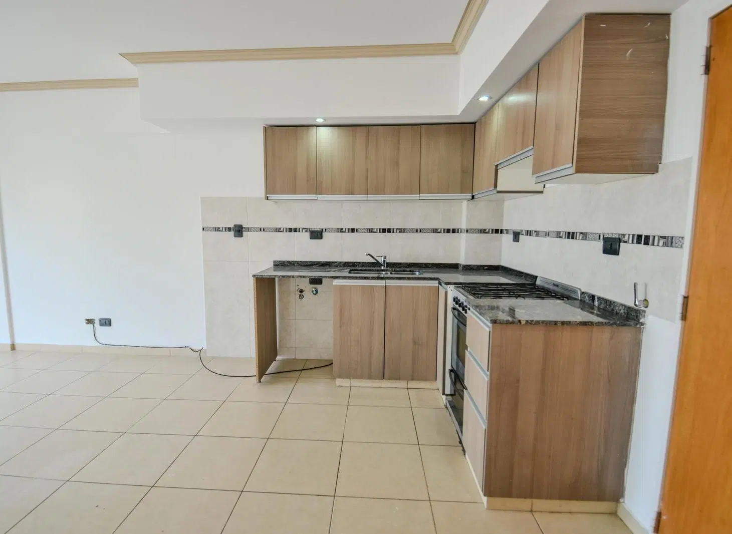 Venta departamento dos ambientes con terraza y cochera en Liniers 4