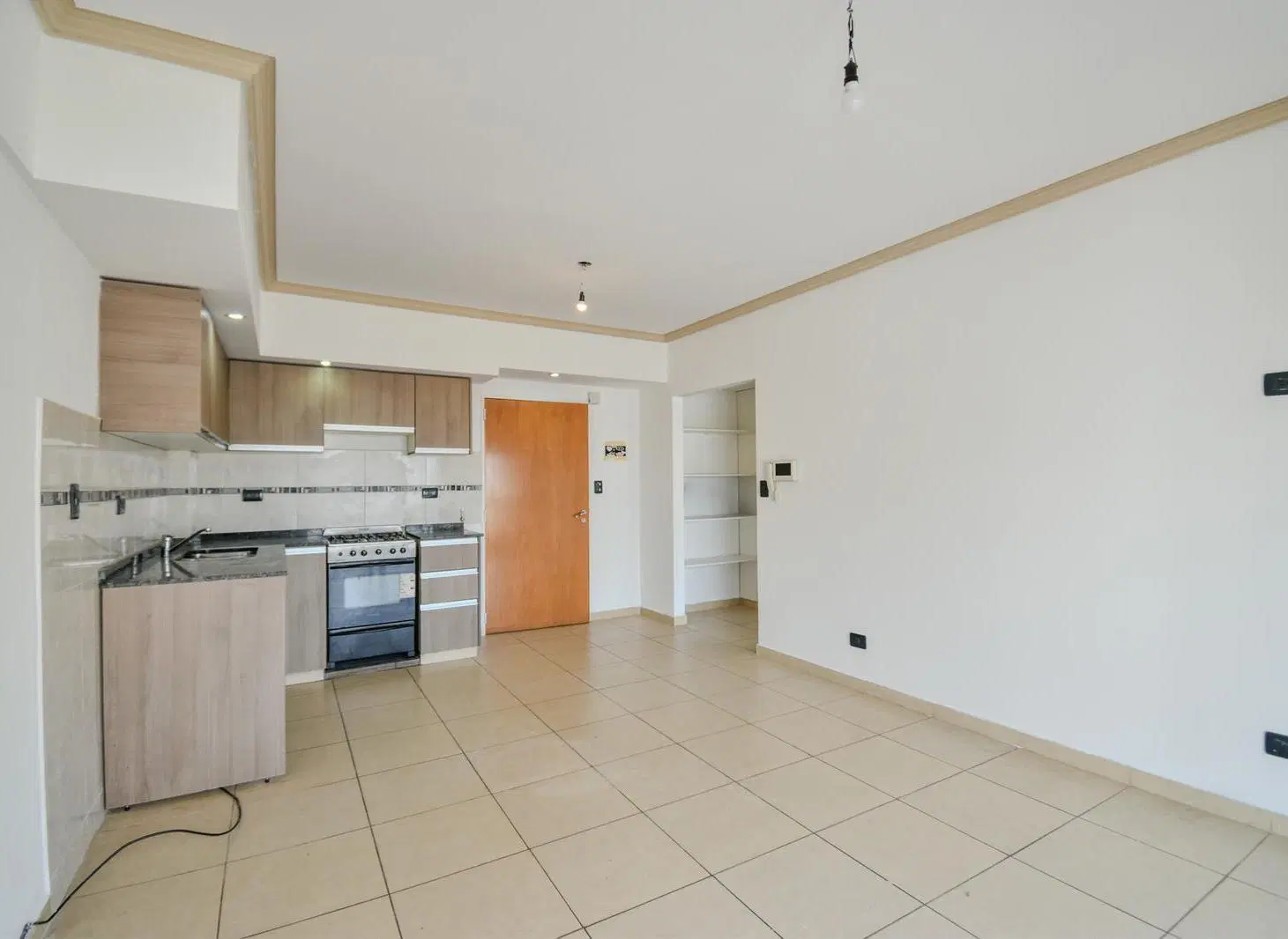 Venta departamento dos ambientes con terraza y cochera en Liniers 1