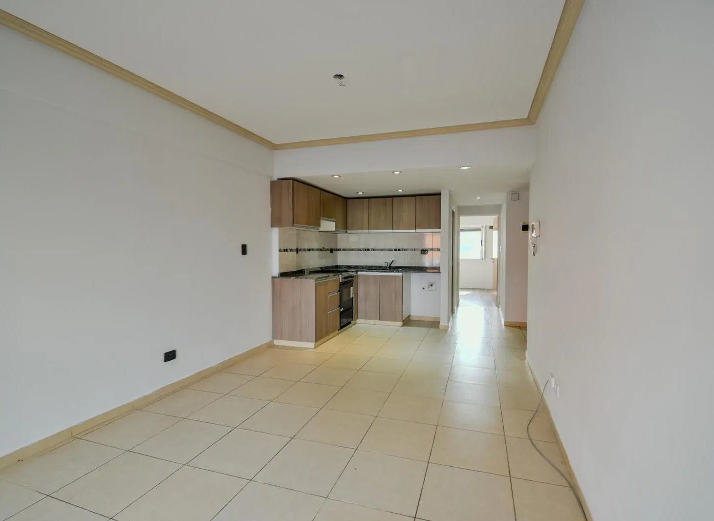 Alquiler departamento dos ambientes con cochera en Liniers 2