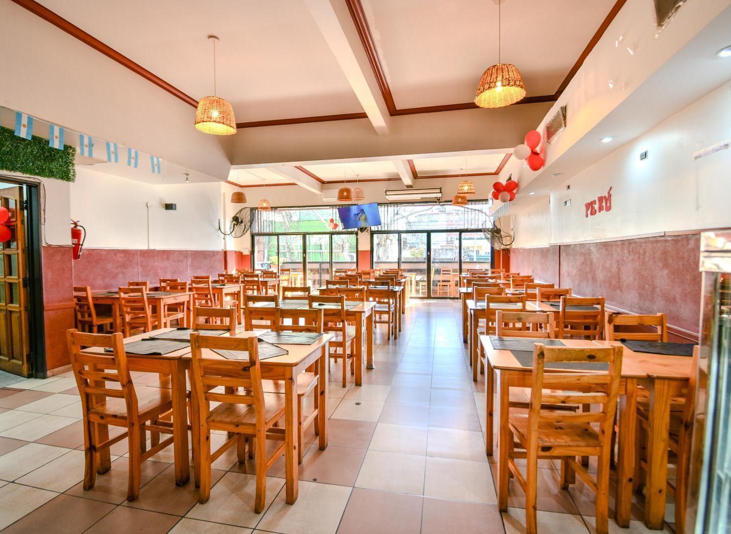 Foto de Venta gran local/ ph en Liniers - Ideal gastronomia, imagen 2
