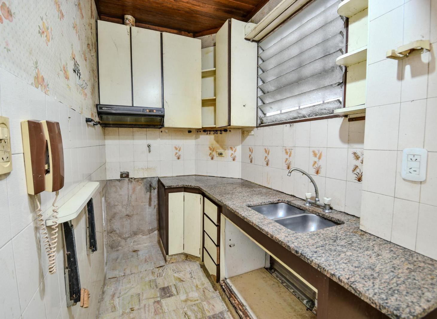 Foto de Venta PH de 2 ambientes con cochera en Palermo - A reciclar, imagen 1