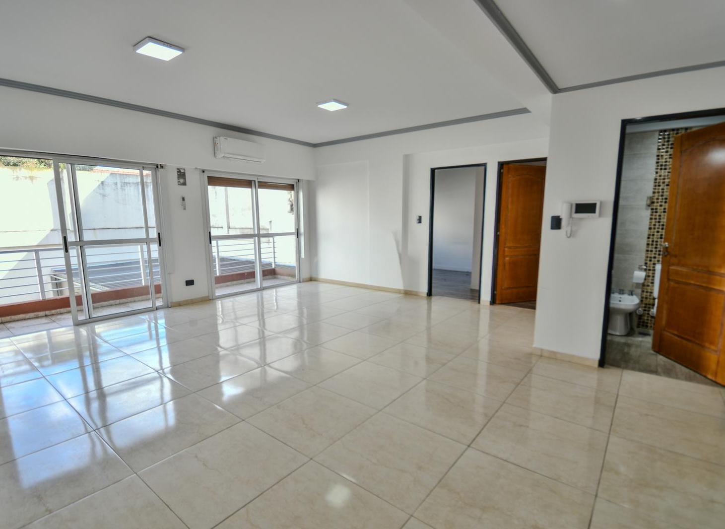 Foto de Departamento 3 ambientes con cochera en Barrio Naón - Mataderos, imagen 1